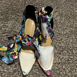 Helana Floral Pumps